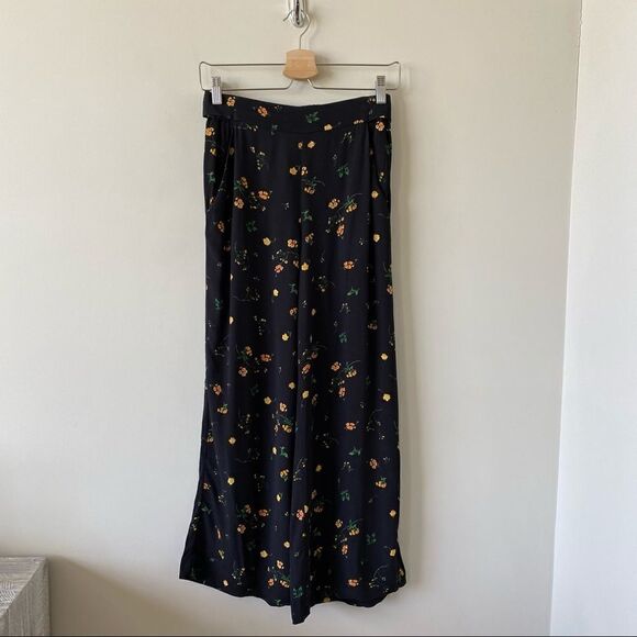 ARITIZA “Wilfred” Floral Tie Back Wide Leg Pants - Picture 2 of 14